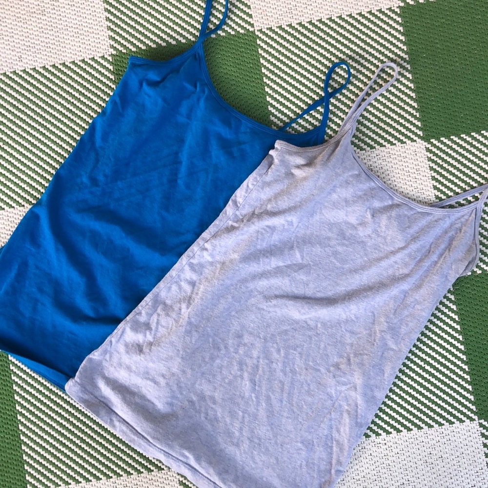 Set of 2 Forever 21 spaghetti strap camisoles